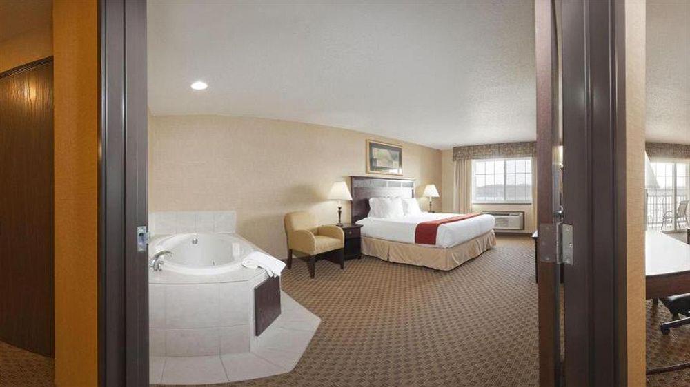 Holiday Inn Express Le Claire Riverfront-Davenport By Ihg Eksteriør billede
